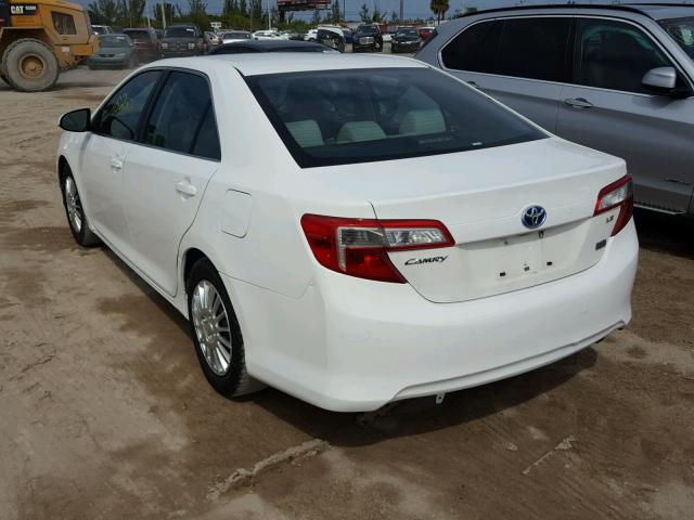 4T1BD1FK7CU014434 - 2012 TOYOTA CAMRY HYBR WHITE photo 3