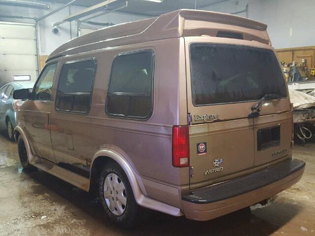 1GBDM19W8XB131909 - 1999 CHEVROLET ASTRO BEIGE photo 3