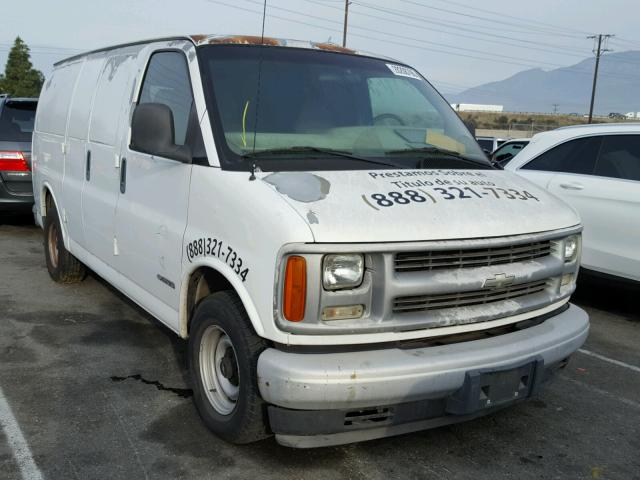 1GCFG15W311184211 - 2001 CHEVROLET EXPRESS G1 WHITE photo 1