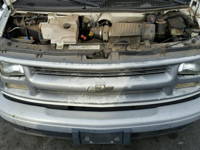 1GCFG15W311184211 - 2001 CHEVROLET EXPRESS G1 WHITE photo 7