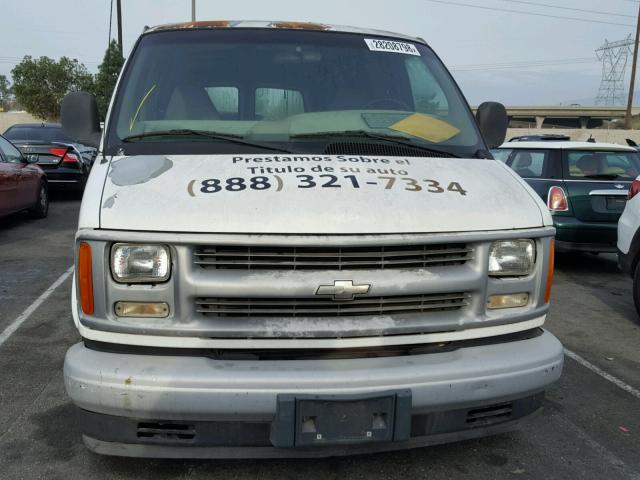 1GCFG15W311184211 - 2001 CHEVROLET EXPRESS G1 WHITE photo 9