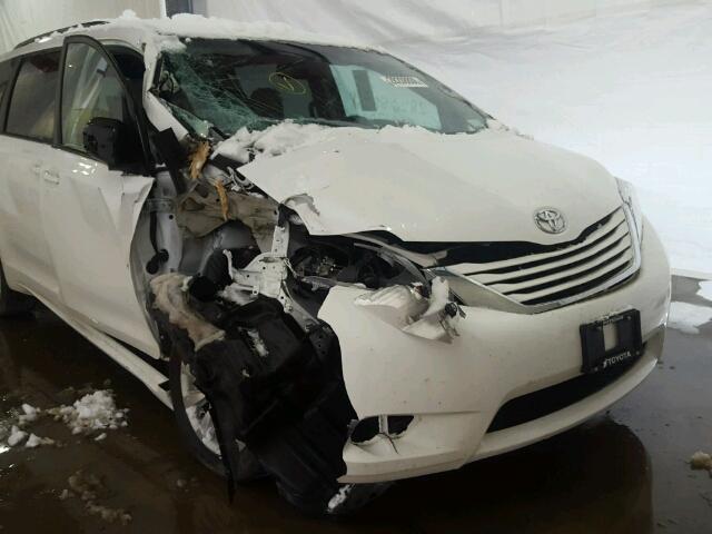 5TDJK3DC6FS126440 - 2015 TOYOTA SIENNA LE WHITE photo 9