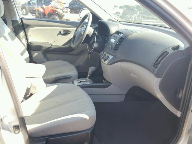 KMHDU4AD4AU837905 - 2010 HYUNDAI ELANTRA BL SILVER photo 5