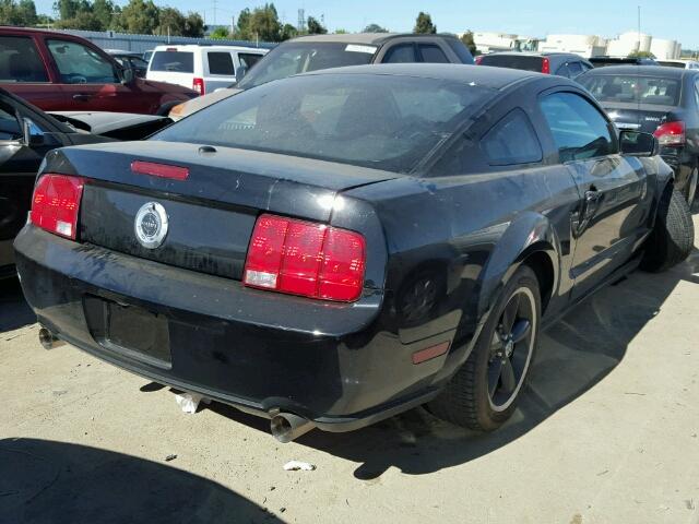 1ZVHT82H985185575 - 2008 FORD MUSTANG GT BLACK photo 4