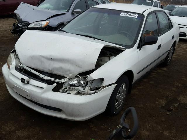 1HGCF8549XA053176 - 1999 HONDA ACCORD DX WHITE photo 2