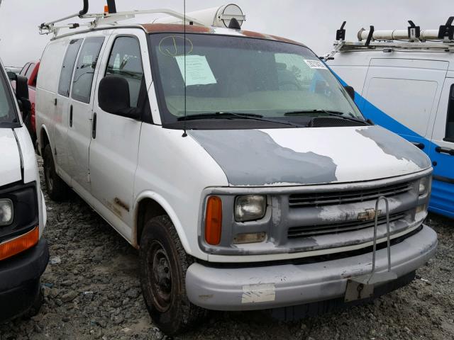 1GCHG35R711199843 - 2001 CHEVROLET EXPRESS G3 WHITE photo 1