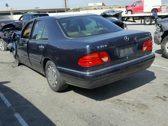 WDBJF55F9TJ006230 - 1996 MERCEDES-BENZ E 320 BLUE photo 3