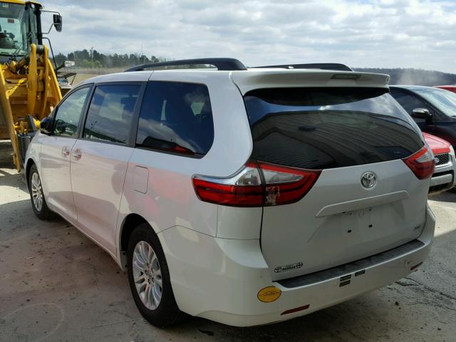 5TDYK3DC8FS527972 - 2015 TOYOTA SIENNA XLE WHITE photo 3