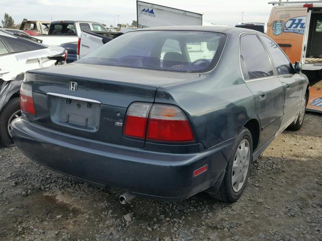 1HGCD5638VA024291 - 1997 HONDA ACCORD LX GREEN photo 4