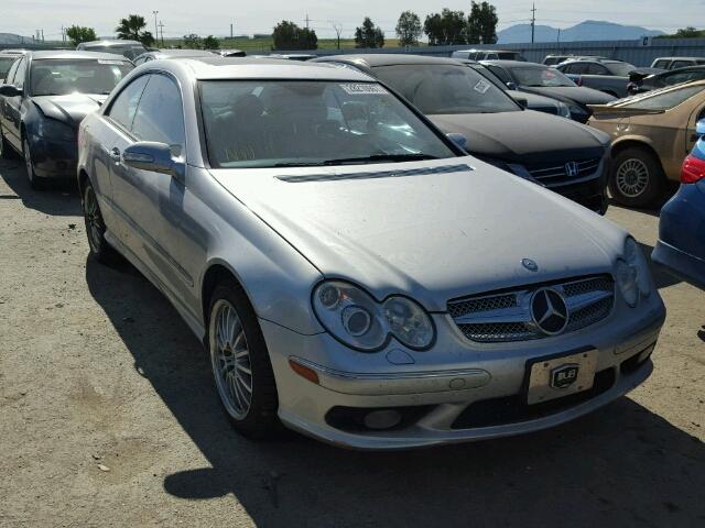 WDBTJ75J45F153908 - 2005 MERCEDES-BENZ CLK 500 SILVER photo 1