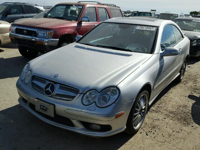 WDBTJ75J45F153908 - 2005 MERCEDES-BENZ CLK 500 SILVER photo 2