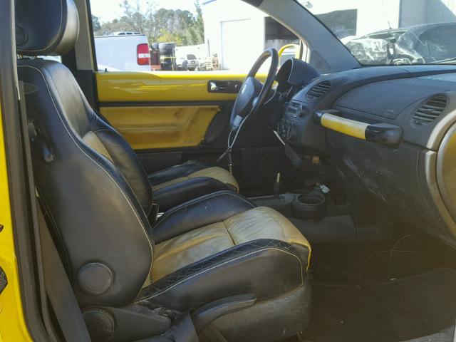3VWCD21C72M453101 - 2002 VOLKSWAGEN NEW BEETLE 黄色 照片 5