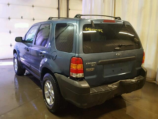 1FMYU93175DA13582 - 2005 FORD ESCAPE XLT BLUE photo 3