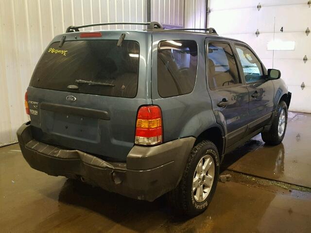 1FMYU93175DA13582 - 2005 FORD ESCAPE XLT BLUE photo 4