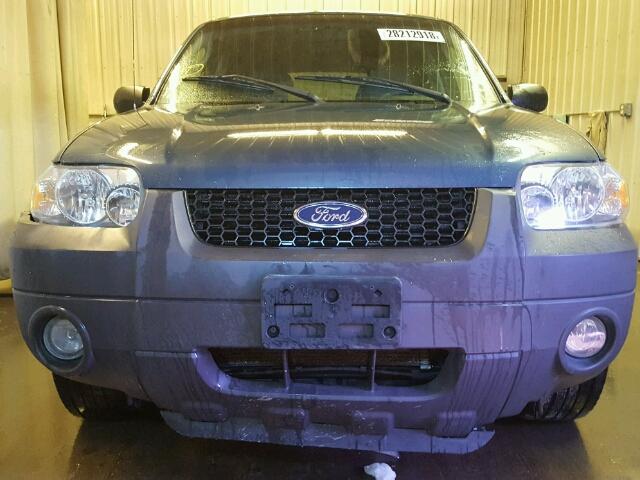 1FMYU93175DA13582 - 2005 FORD ESCAPE XLT BLUE photo 9