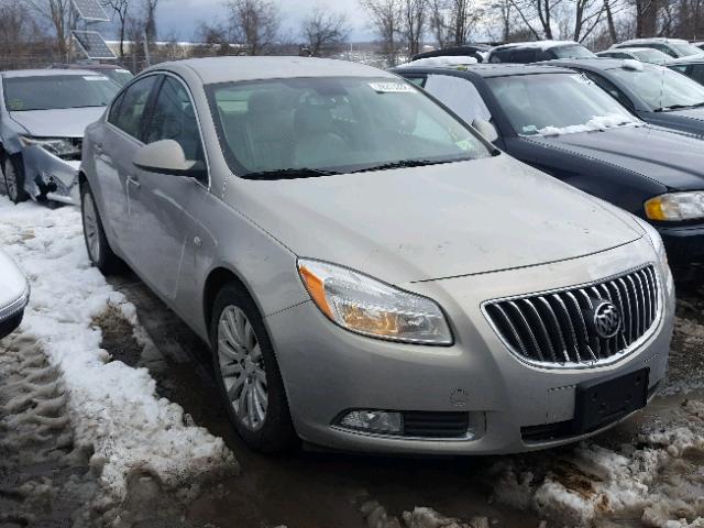 W04GN5EC2B1033587 - 2011 BUICK REGAL CXL SILVER photo 1