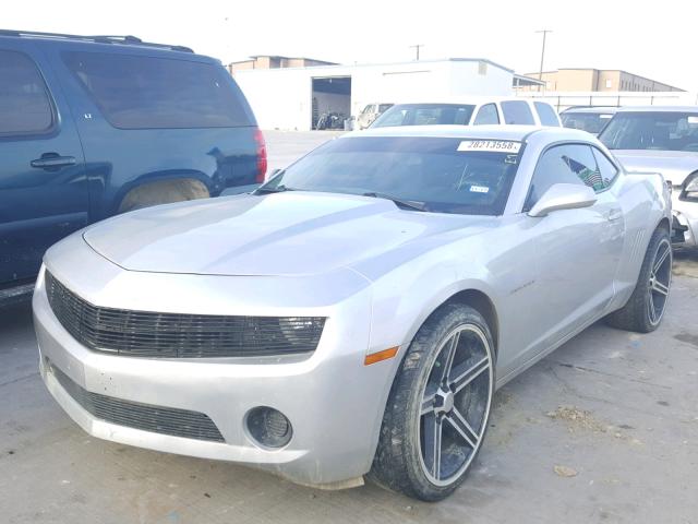 2G1FE1EV6A9210527 - 2010 CHEVROLET CAMARO LS SILVER photo 2