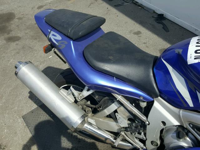 JYARJ04EX1A014067 - 2001 YAMAHA YZFR6 L BLUE photo 6