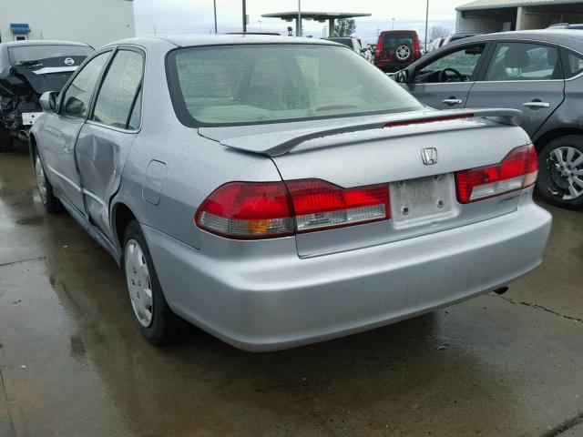 JHMCG56452C000401 - 2002 HONDA ACCORD LX SILVER photo 3