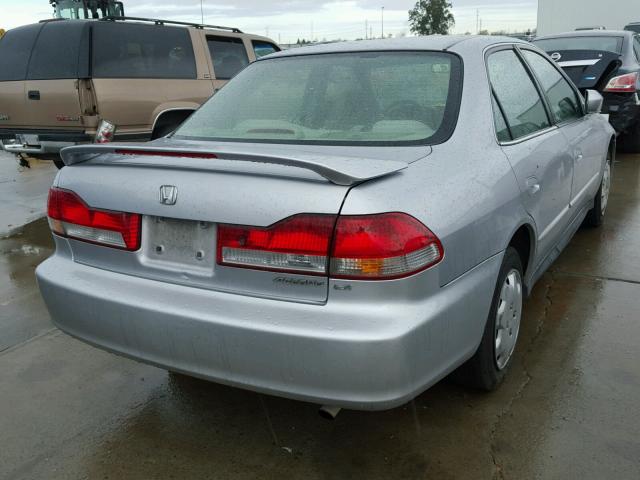 JHMCG56452C000401 - 2002 HONDA ACCORD LX SILVER photo 4