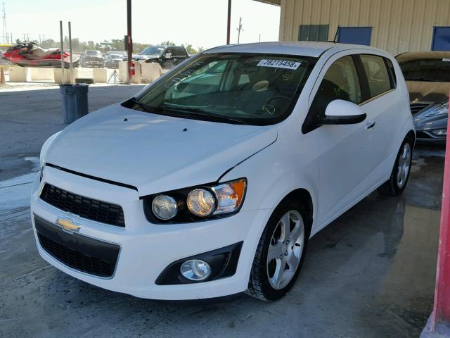 1G1JE6SB3F4209380 - 2015 CHEVROLET SONIC LTZ WHITE photo 2