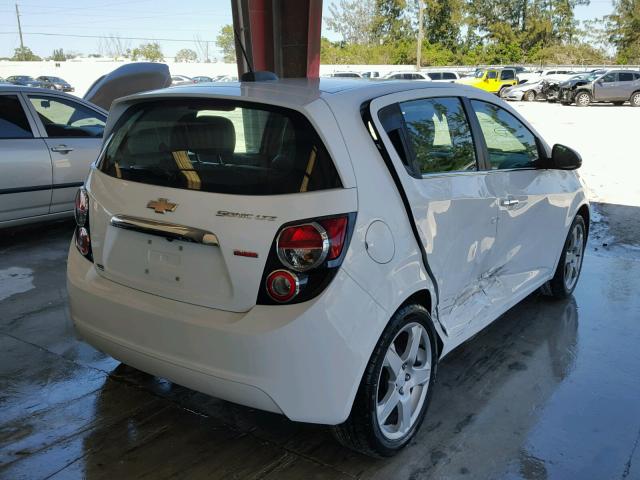 1G1JE6SB3F4209380 - 2015 CHEVROLET SONIC LTZ WHITE photo 4