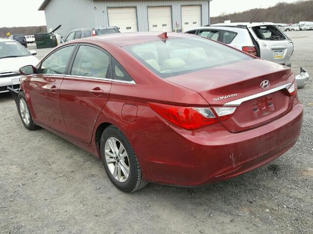 5NPEB4AC8DH762405 - 2013 HYUNDAI SONATA GLS RED photo 3