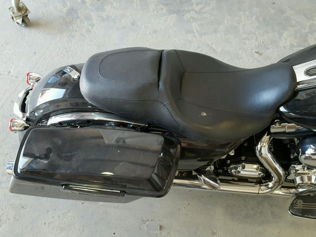 1HD1KB416BB667867 - 2011 HARLEY-DAVIDSON FLHX BLACK photo 6