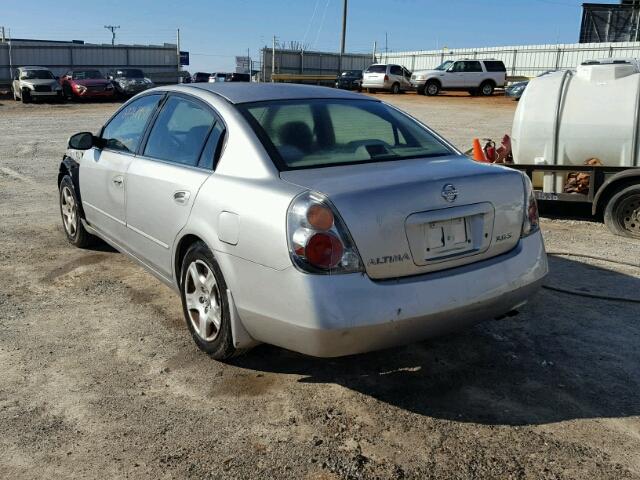 1N4AL11D44C105881 - 2004 NISSAN ALTIMA BAS SILVER photo 3