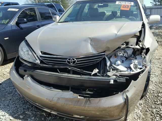 4T1BE32K65U427835 - 2005 TOYOTA CAMRY LE GOLD photo 9