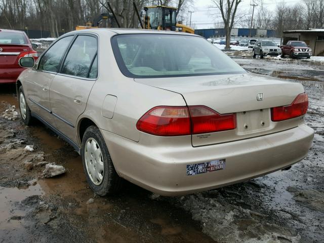 1HGCG6557YA043547 - 2000 HONDA ACCORD LX BEIGE photo 3