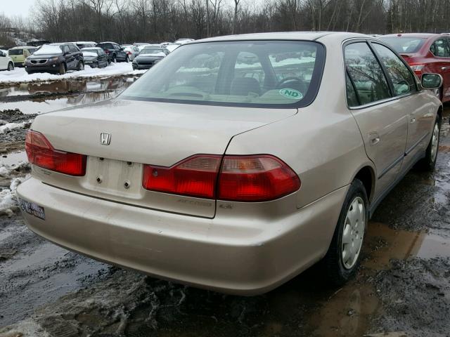 1HGCG6557YA043547 - 2000 HONDA ACCORD LX BEIGE photo 4