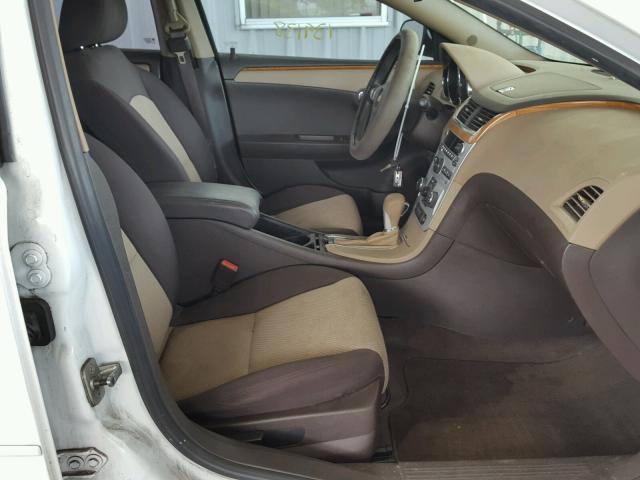 1G1ZC5E17BF114521 - 2011 CHEVROLET MALIBU 1LT 白色 照片 5