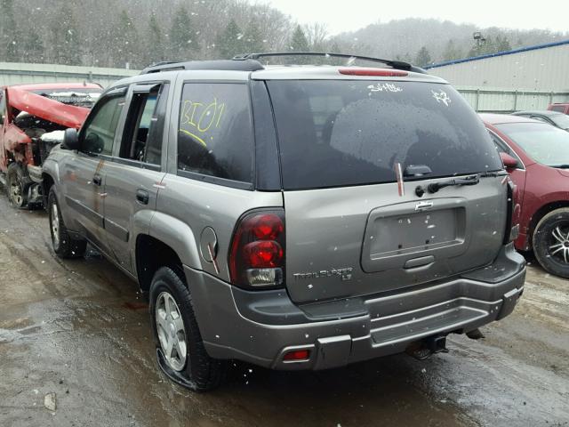 1GNDT13SX52231891 - 2005 CHEVROLET TRAILBLAZE GRAY photo 3