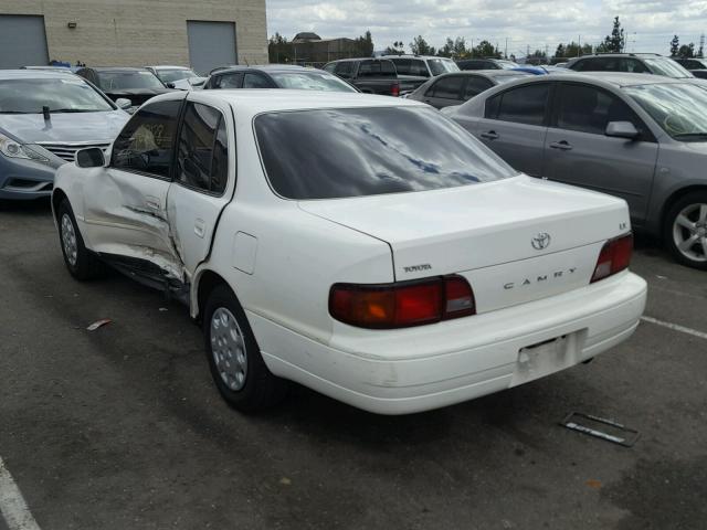 JT2SK12E1S0321722 - 1995 TOYOTA CAMRY LE WHITE photo 3