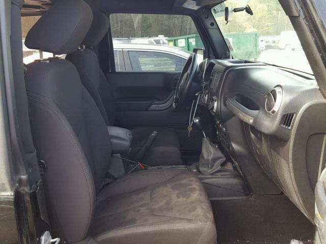 1C4AJWAG6DL586093 - 2013 JEEP WRANGLER S BLACK photo 5