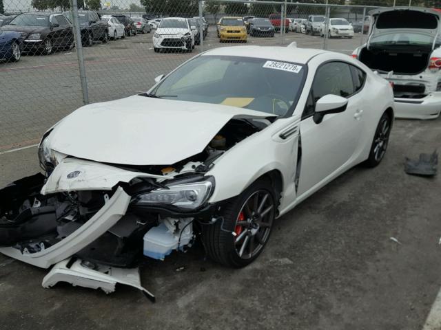 JF1ZCAC17H9604926 - 2017 SUBARU BRZ 2.0 LI WHITE photo 2