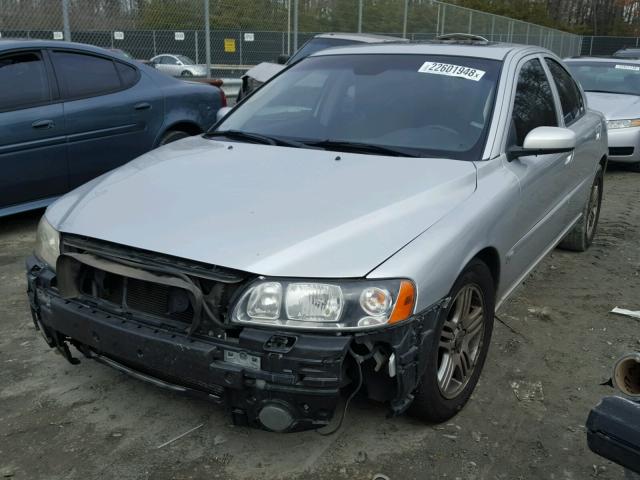 YV1RS592052480355 - 2005 VOLVO S60 2.5T SILVER photo 2