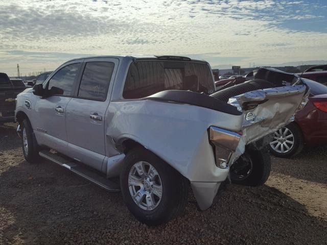 1N6AA1E67HN564938 - 2017 NISSAN TITAN SV SILVER photo 3