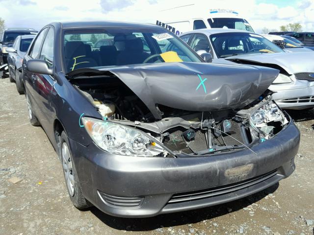 4T1BE32K05U992436 - 2005 TOYOTA CAMRY LE GRAY photo 1