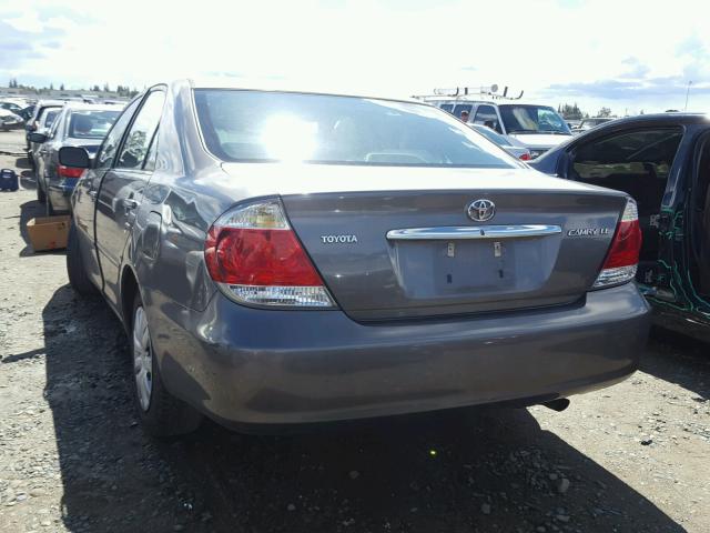 4T1BE32K05U992436 - 2005 TOYOTA CAMRY LE GRAY photo 3