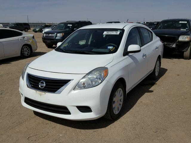 3N1CN7AP4CL882738 - 2012 NISSAN VERSA S WHITE photo 2