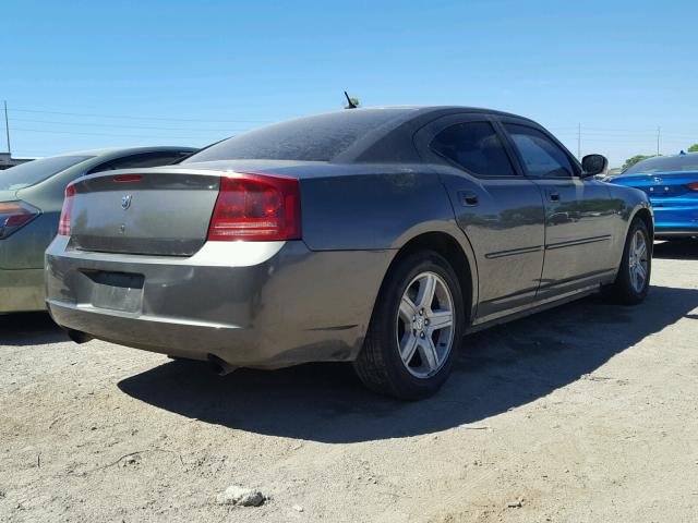 2B3LA43H58H294359 - 2008 DODGE CHARGER GRAY photo 4