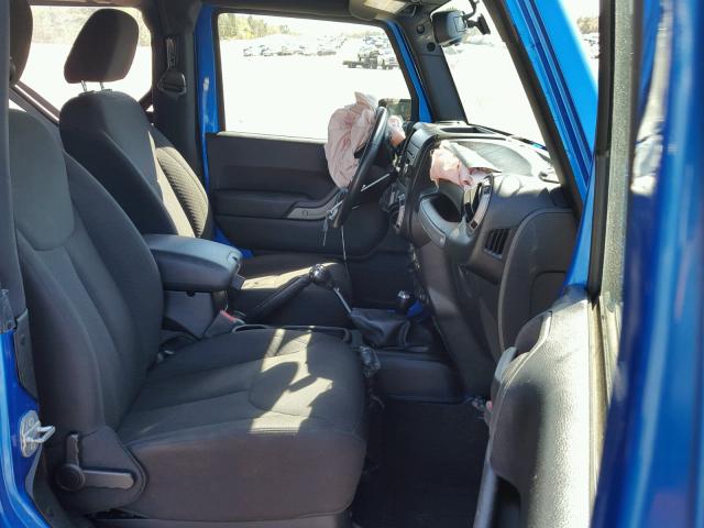 1C4AJWAG5FL738755 - 2015 JEEP WRANGLER S ლურჯი ფოტო 5