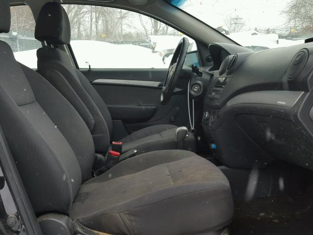 KL1TD5DE3AB112714 - 2010 CHEVROLET AVEO LS BLACK photo 5