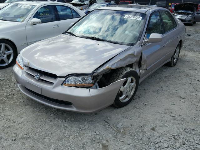 1HGCG6673XA144597 - 1999 HONDA ACCORD EX GOLD photo 2