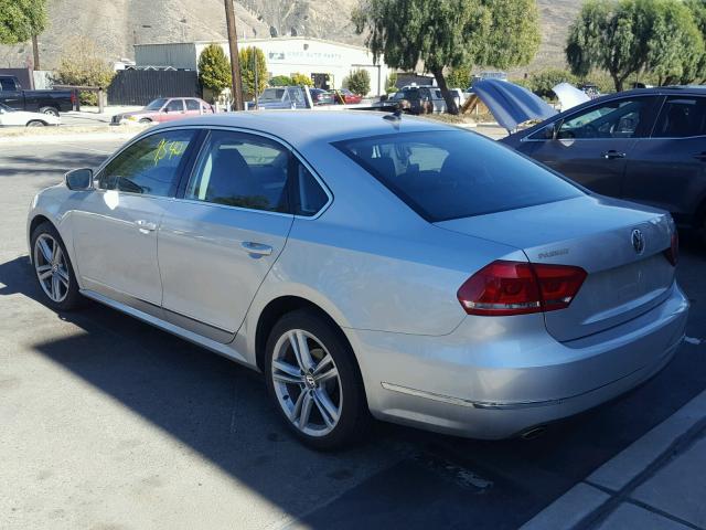 1VWBV7A39FC122002 - 2015 VOLKSWAGEN PASSAT SE SILVER photo 3