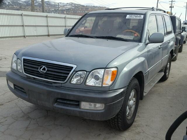 JTJHT00W423521896 - 2002 LEXUS LX 470 GREEN photo 2