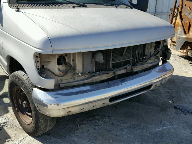 1FBSS31S64HA68898 - 2004 FORD ECONOLINE SILVER photo 9