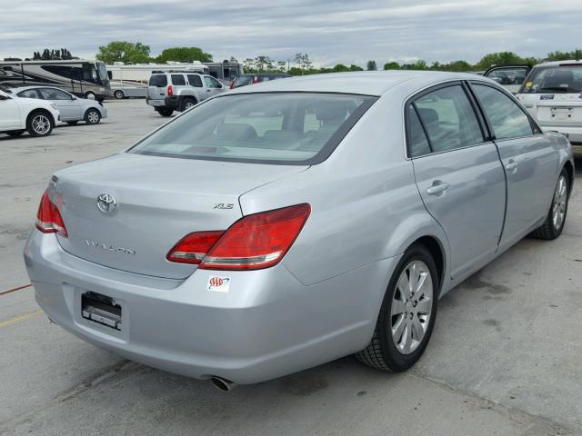 4T1BK36B56U129006 - 2006 TOYOTA AVALON XL SILVER photo 4